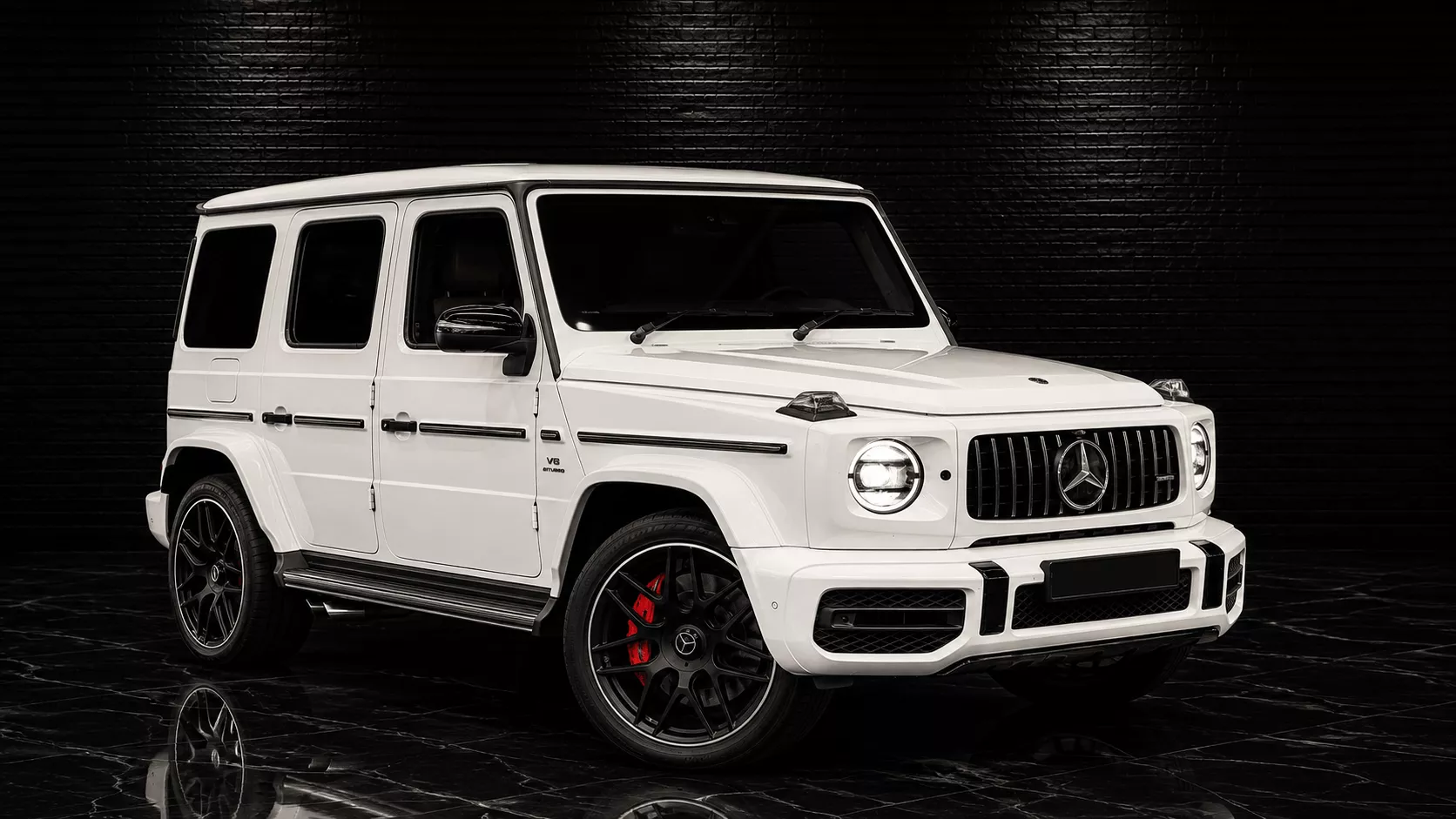 White Mercedes G-Class for chauffeur service in Sydney