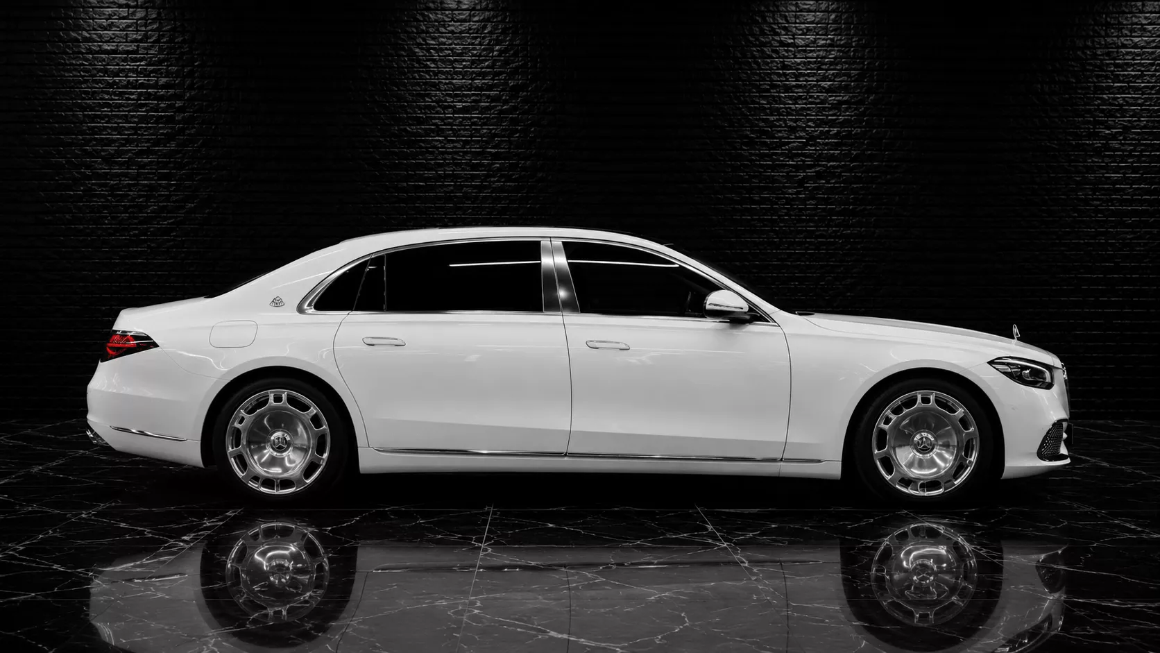 White Mercedes-Maybach for executive transfers in Sydney