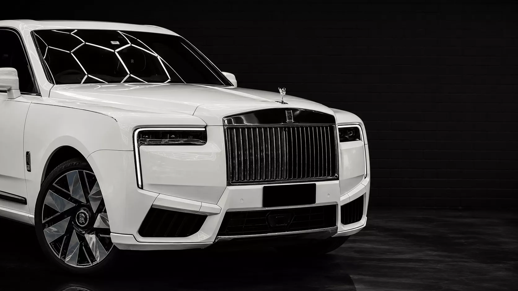 Rolls-Royce Cullinan Series II luxury SUV exterior for executive transfers and premium transport in Sydney